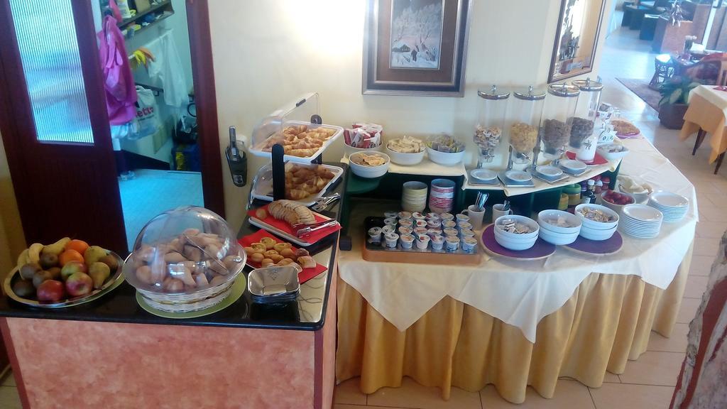 סירמיונה Hotel Astoria Lido מראה חיצוני תמונה