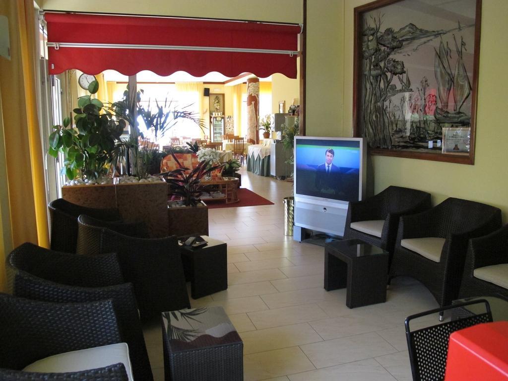 סירמיונה Hotel Astoria Lido מראה חיצוני תמונה