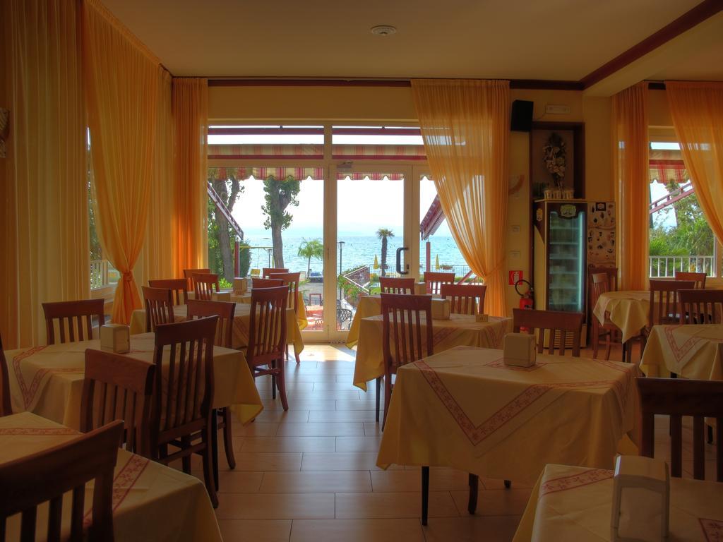 סירמיונה Hotel Astoria Lido מראה חיצוני תמונה