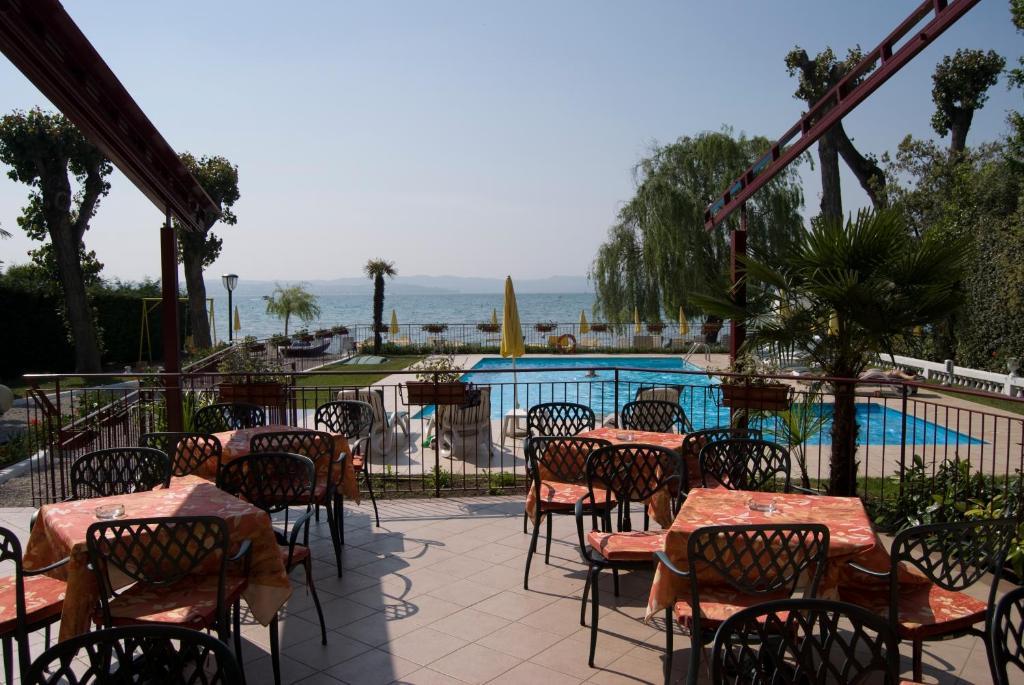 סירמיונה Hotel Astoria Lido מראה חיצוני תמונה